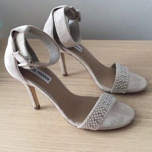 Like New Steve Madden Ankle Strap Heel Taupe 7.5